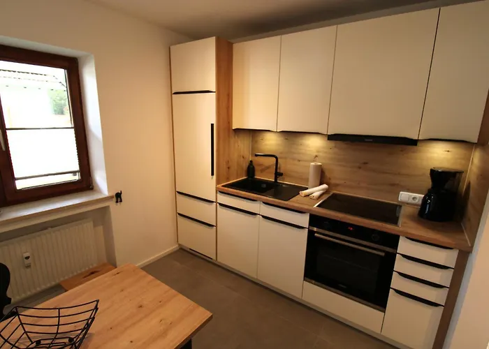 Isarkindl -402- 公寓 *